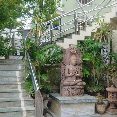 Hotel City Palace Brahmapur Екстер'єр фото