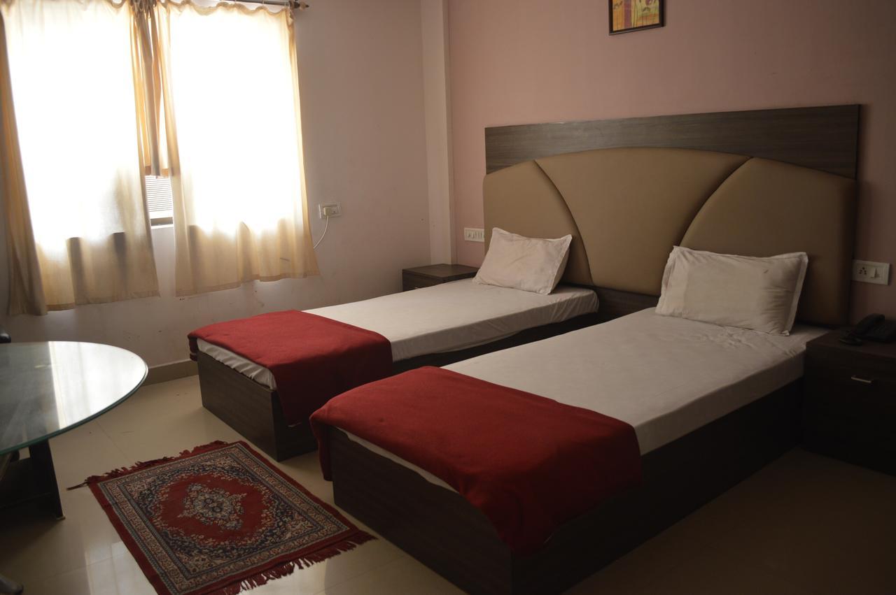 Hotel City Palace Brahmapur Номер фото