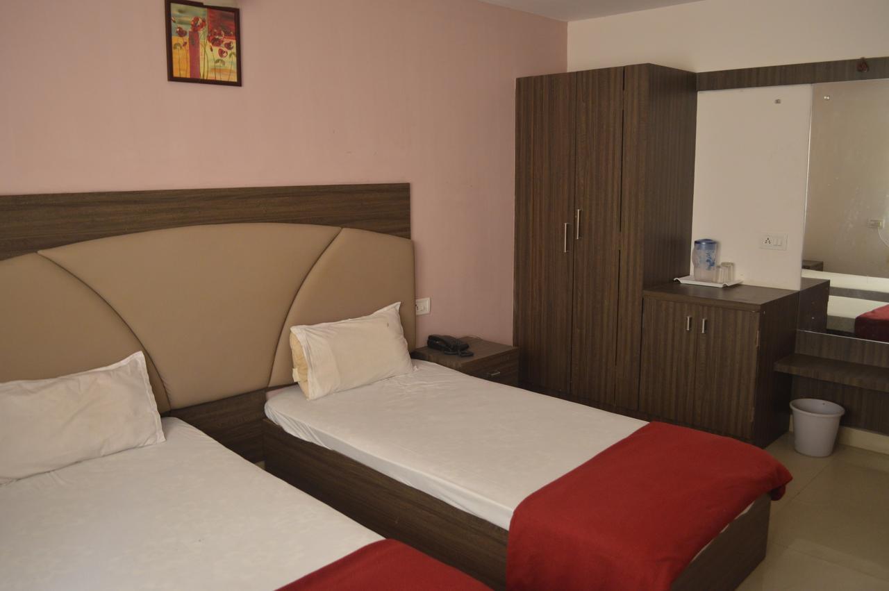 Hotel City Palace Brahmapur Номер фото