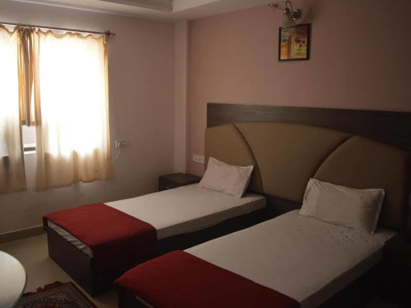 Hotel City Palace Brahmapur Екстер'єр фото